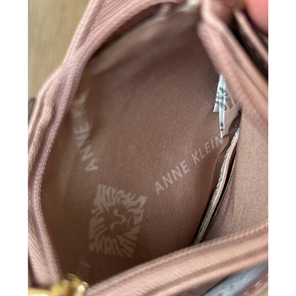 Anne Klein Pegged Card Case‎ in Pink - Picture 4 of 4